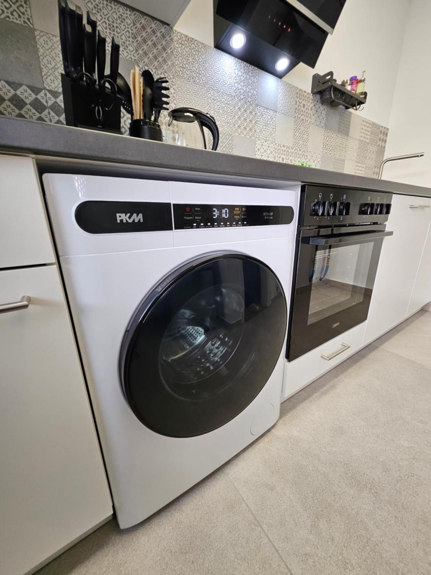 Modern Homes - Voll Ausgestatte Wohnung - Balkon - Hotelbetten - 4K Tv - Wlan Moers Extérieur photo