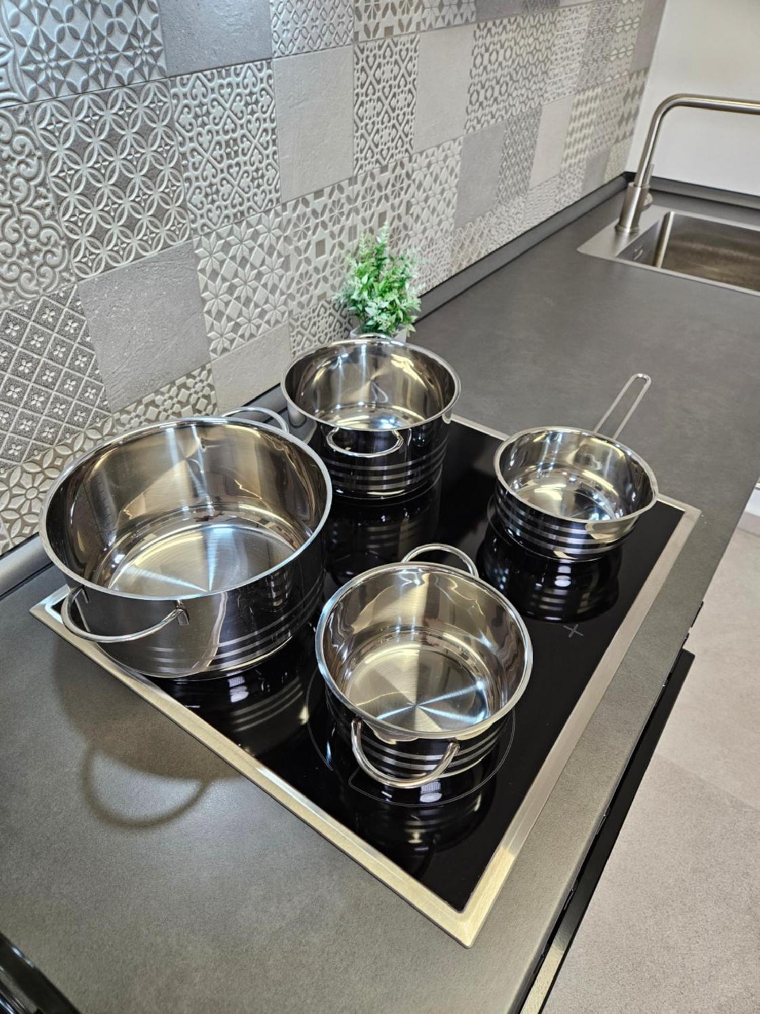 Modern Homes - Voll Ausgestatte Wohnung - Balkon - Hotelbetten - 4K Tv - Wlan Moers Extérieur photo