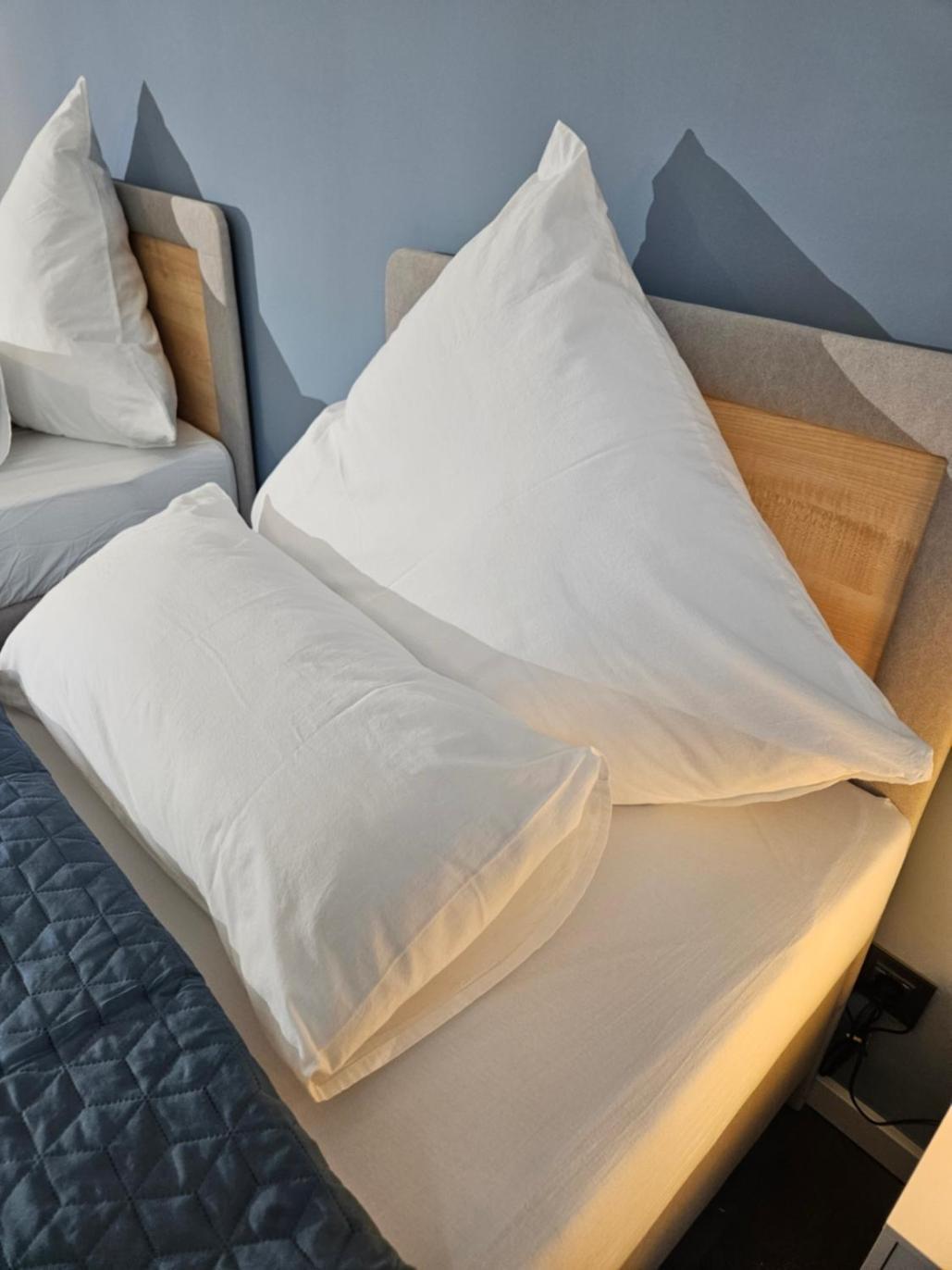 Modern Homes - Voll Ausgestatte Wohnung - Balkon - Hotelbetten - 4K Tv - Wlan Moers Extérieur photo
